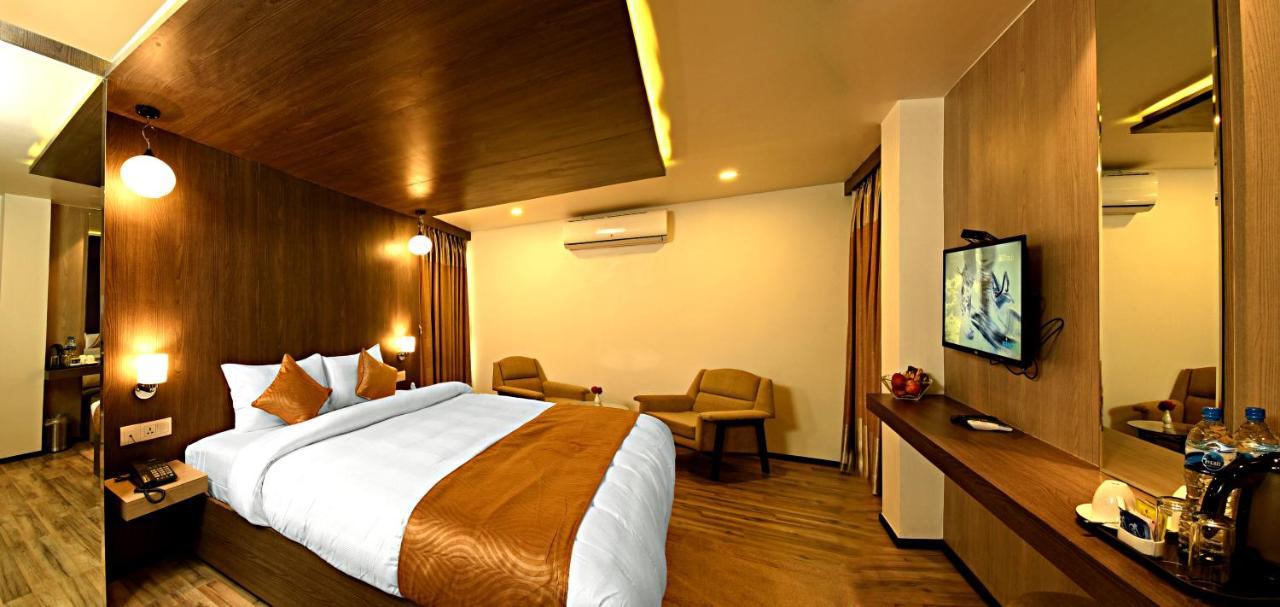 The Milestone Hotel Kathmandu Bagian luar foto