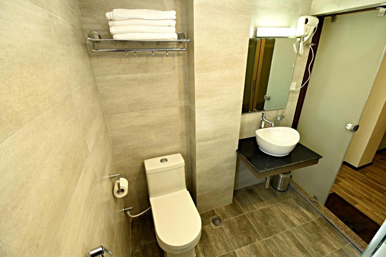 The Milestone Hotel Kathmandu Bagian luar foto