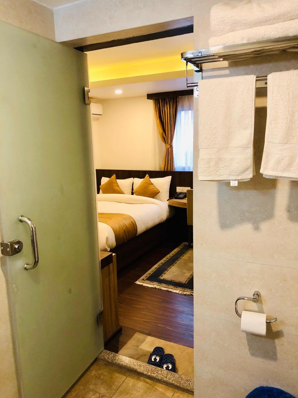 The Milestone Hotel Kathmandu Bagian luar foto