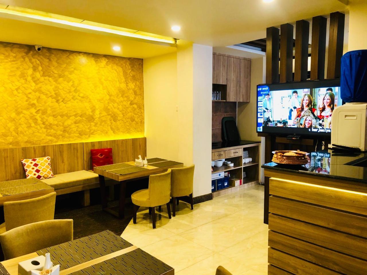 The Milestone Hotel Kathmandu Bagian luar foto