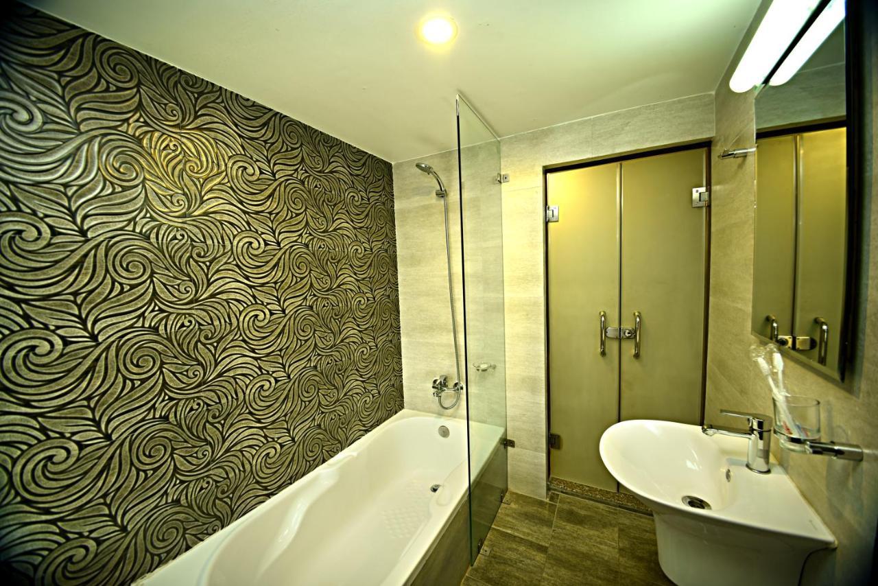 The Milestone Hotel Kathmandu Bagian luar foto
